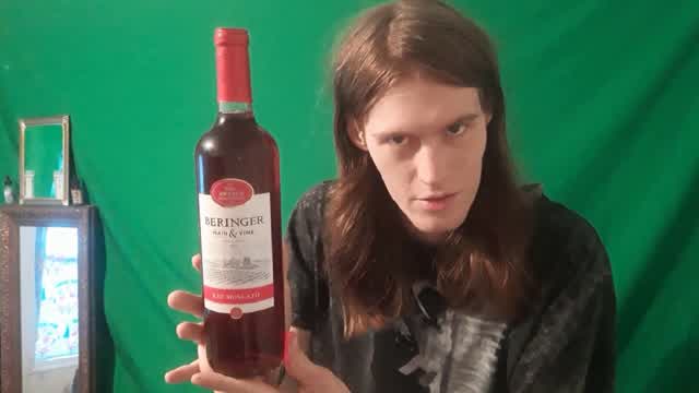 Beringer Vineyards | Red Moscato | Review | Lost Footage