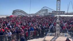 In New Jersey, instead of the expected 40 thousand people, about 80 thousand gathered at the Trump r