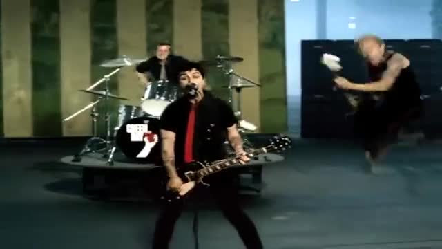 Green Day - American Idiot [Official Music Video]