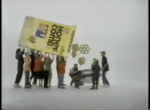 Honeycomb Taste is in the Shape - Commercial (1993) - Random Stuff I Find on VHS (360p, h264) Honeycomb Taste is in the Shape - Commercial (1993) - Random Stuff I Find on VHS (360p, h264)