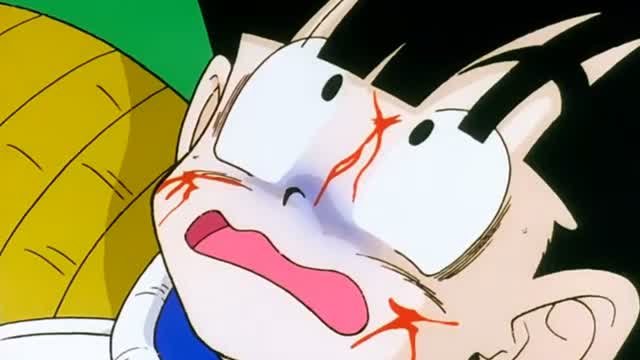 Freezer atraviesa y tortura a krilin (sin censura) Freezer atraviesa y tortura a krilin (sin censura)