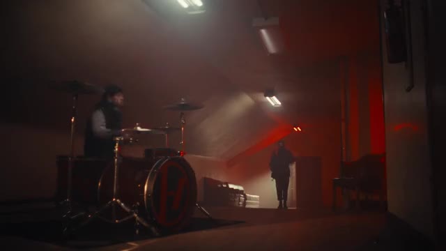 Twenty One Pilots - Overcompensate (Official Video)