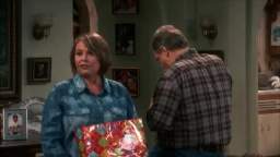 Roseanne S10E02 Dress to Impress