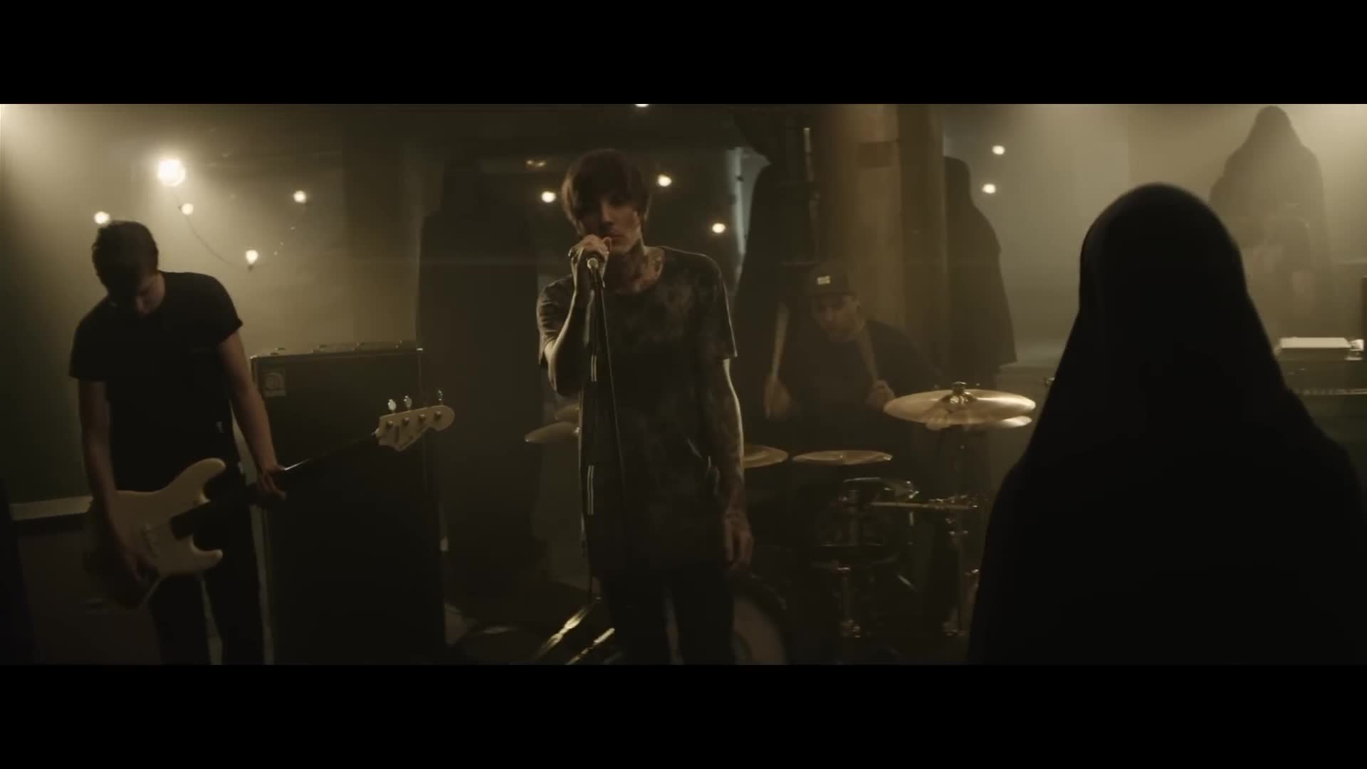 Bring Me the Horizon - Can You Feel My Heart (OFFICIAL VIDEO)