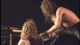 Lars Ulrich sings Am I Evil + James Hetfield on drums