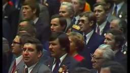 Parlamento soviético canta a Internacional